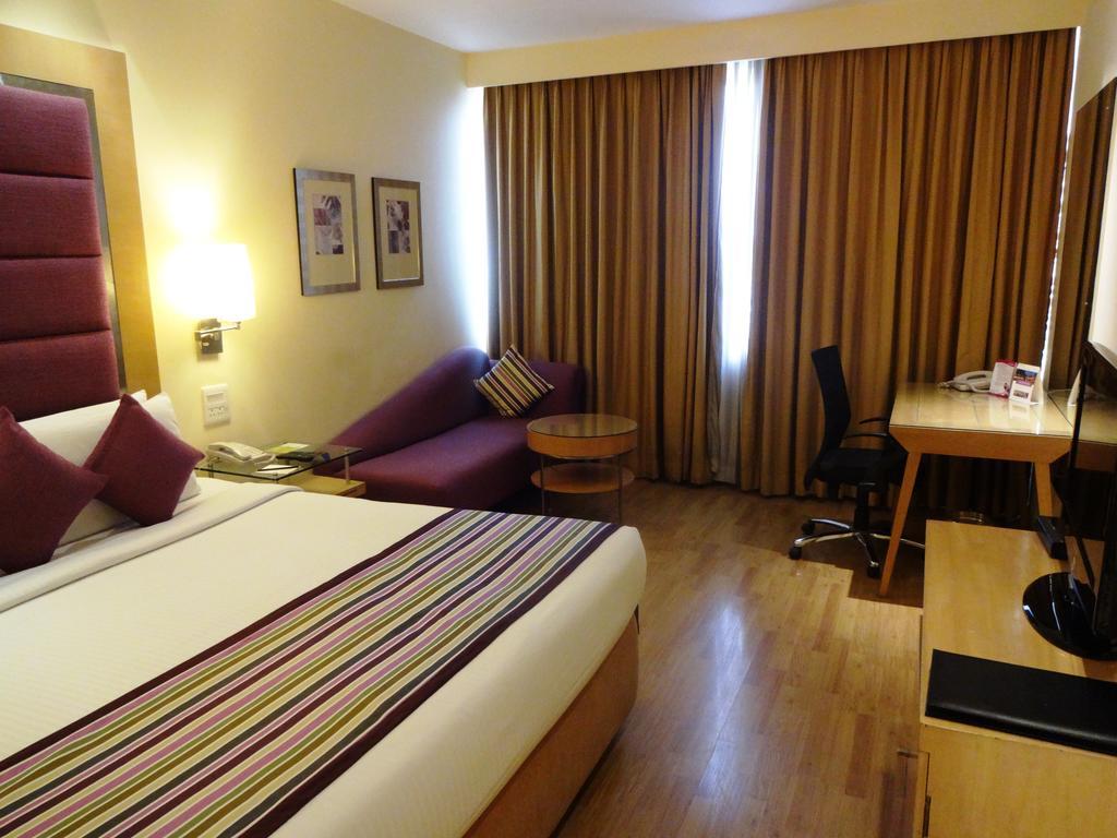 Royal Orchid Central Bangalore, Mg Road Номер фото