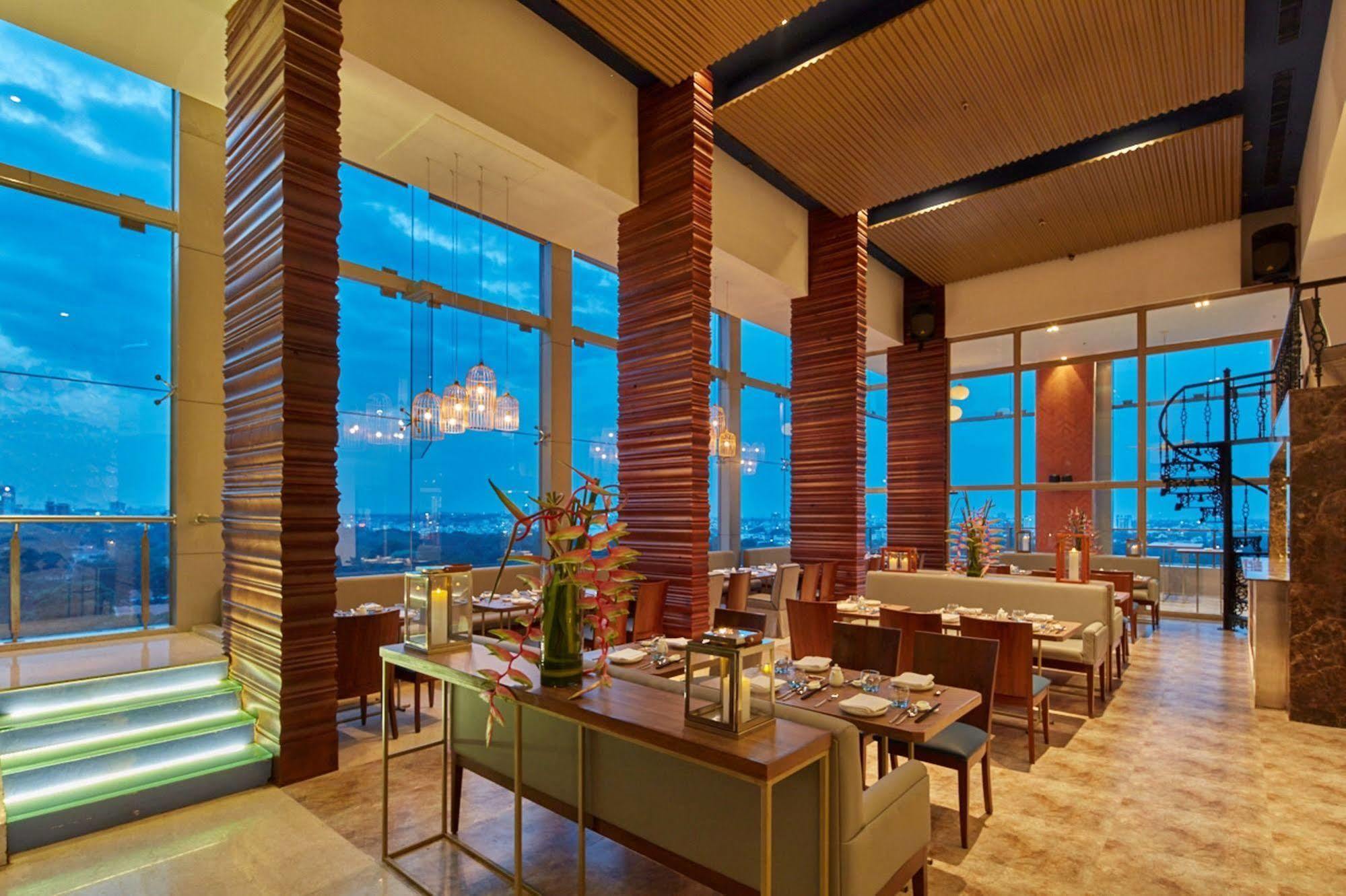 Royal Orchid Central Bangalore, Mg Road Экстерьер фото