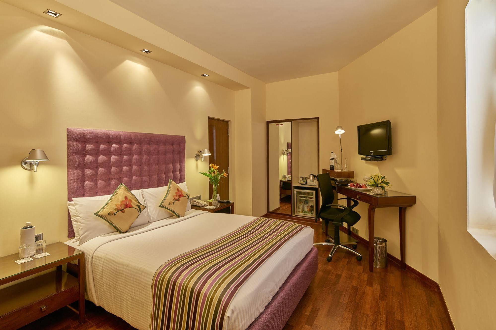 Royal Orchid Central Bangalore, Mg Road Экстерьер фото